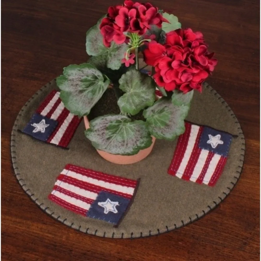 Primitive Farmhouse American Flag Candle Mat‎ Wool Felt Applique 15